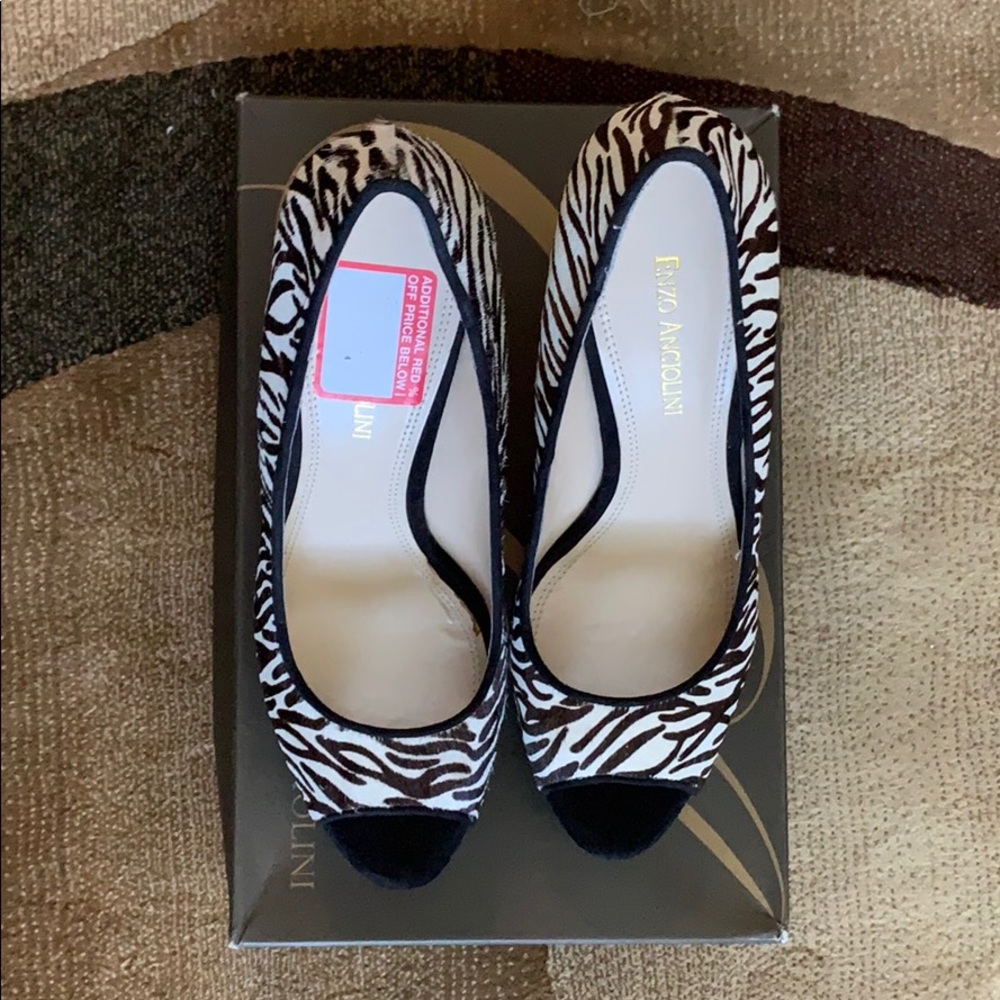 Enzo Angiolini Pumps. Size 9